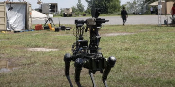 Χρήση ρομποτικών σκυλιών με anti-drone τυφέκια της οικογένειας SMASH για τον Ελληνικό Στρατό – Το Μοντέλο των USMC